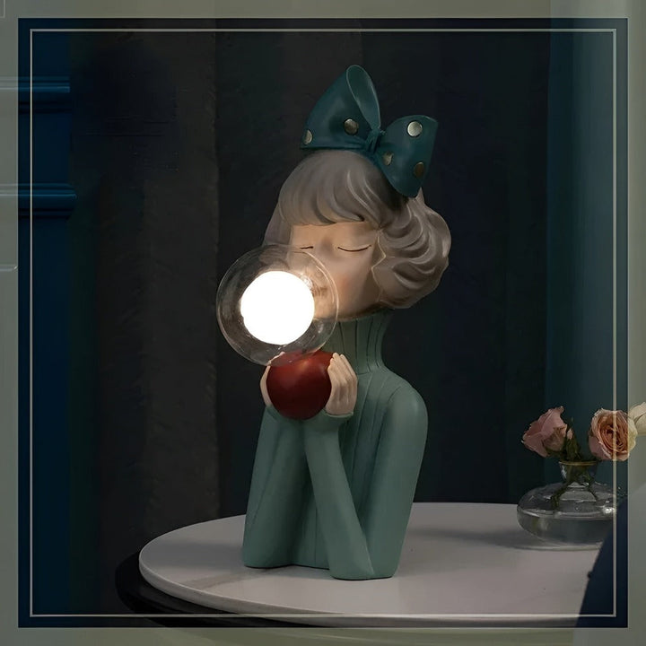 Lumière féerique de la lampe BubbleFairies, créant une ambiance chaleureuse et magique dans la pièce.