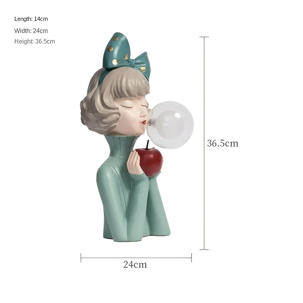 Lampe de table BubbleFairies dans un décor minimaliste, ajoutant une touche de fantaisie et de lumière.