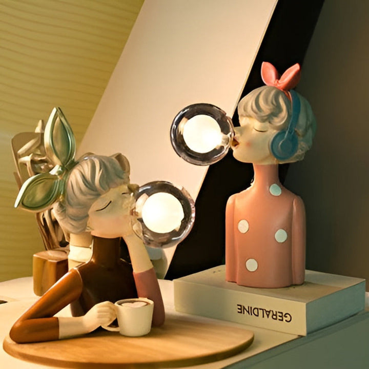 La lampe BubbleFairies comme veilleuse apaisante, design unique et éclairage délicat pour les enfants.