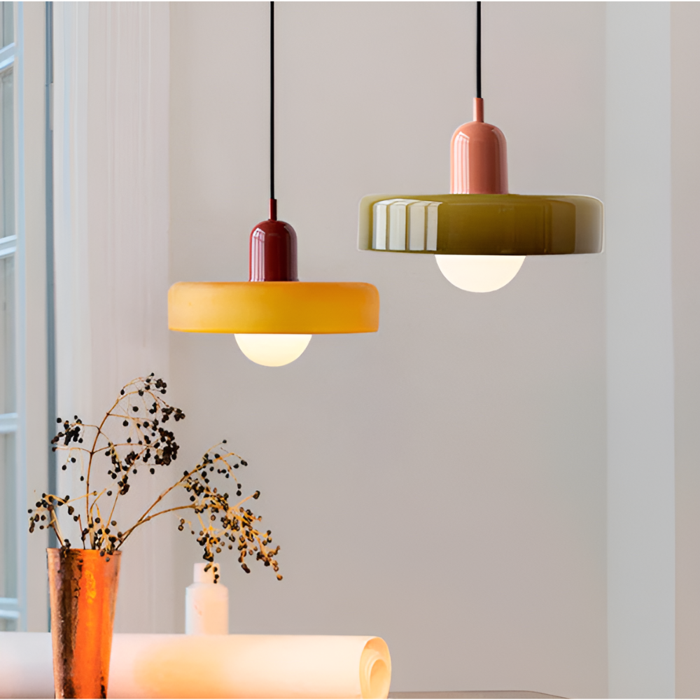 Lustre suspension verre moderne, design scandinave ajustable pour salon élégant.