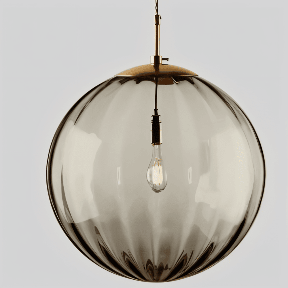 Suspension à globes de verre colorés, design nordique, éclairage intérieur chaleureux et tendance.