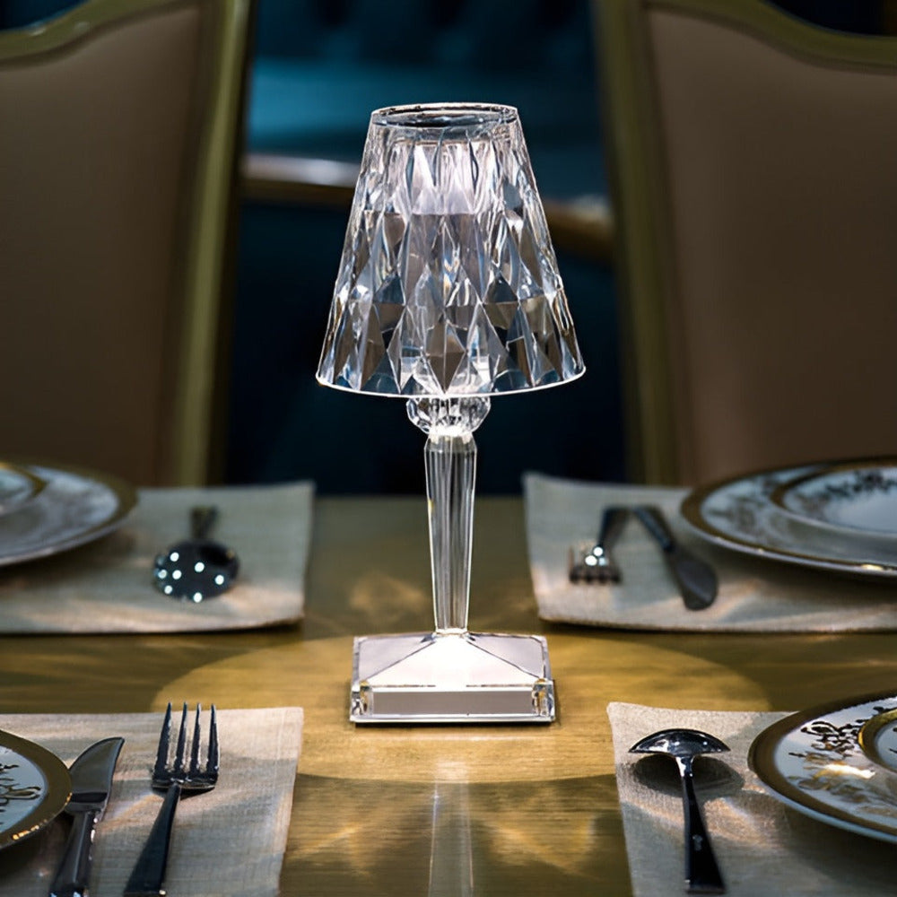 Lampe LED décorative avec projection de cristal, parfaite lumière d'ambiance pour chambre ou salon.