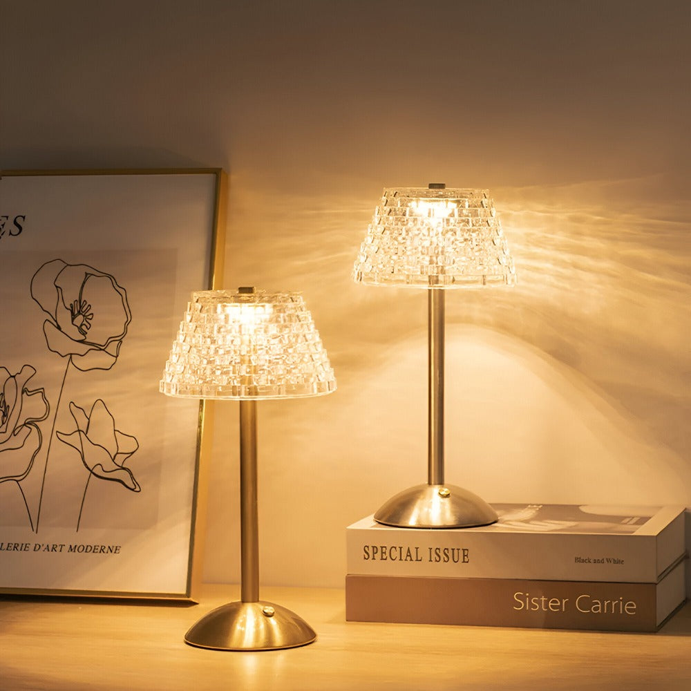 Lampe design vintage rechargeable, sans fil. Crée une ambiance cosy et sophistiquée partout.