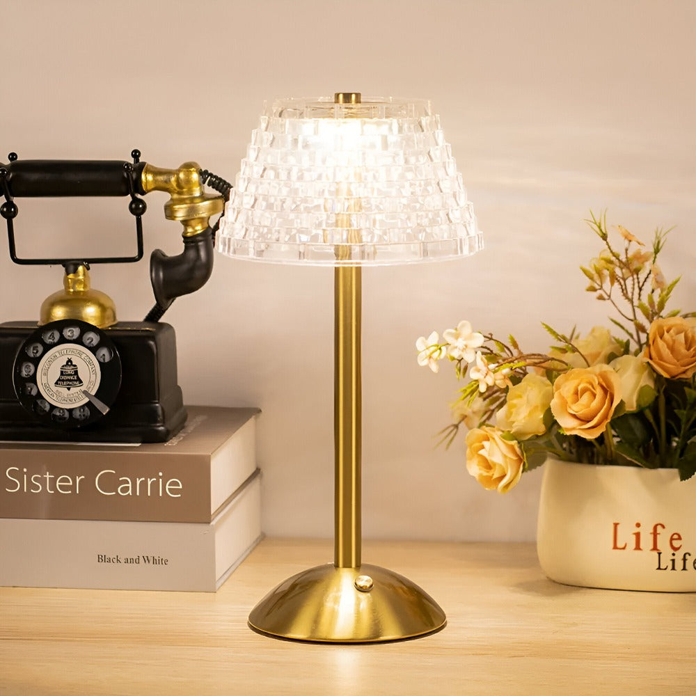 Éclairage d'appoint sans fil vintage. Lampe de table rechargeable pour une décoration intérieure stylée.