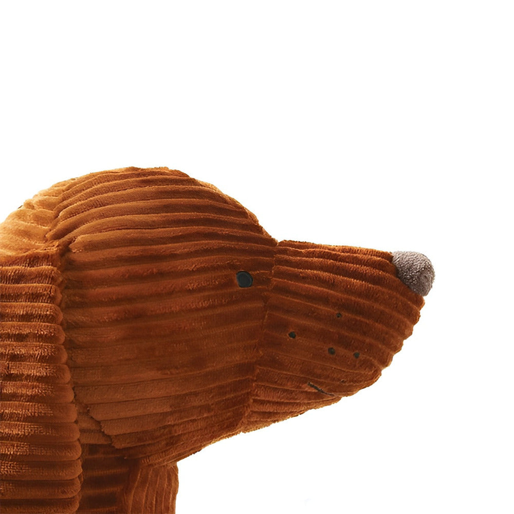 Coussin peluche teckel, texture douce et moelleuse, compagnon de jeu et de sommeil sûr.