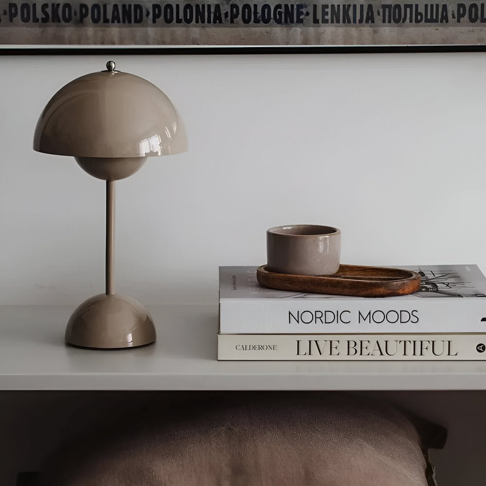 Lampe de table LED champignon sans fil, éclairage moderne et lumière d'ambiance douce.