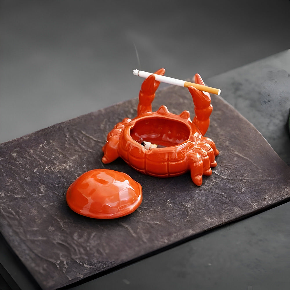 Accessoire fumeur original: cendrier design crabe orange unique en céramique, pratique et stylé.