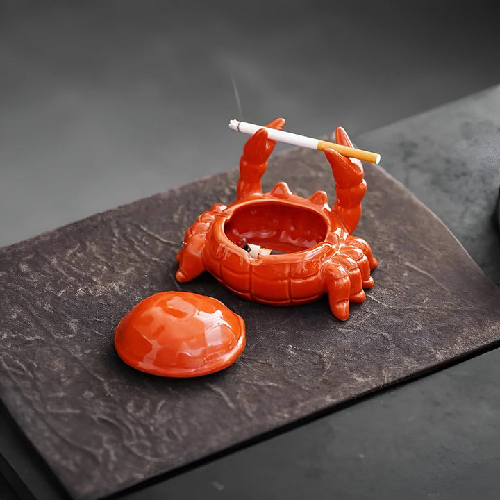 Cadeau unique: cendrier crabe orange en céramique, pratique et design pour fumeurs exigeants.