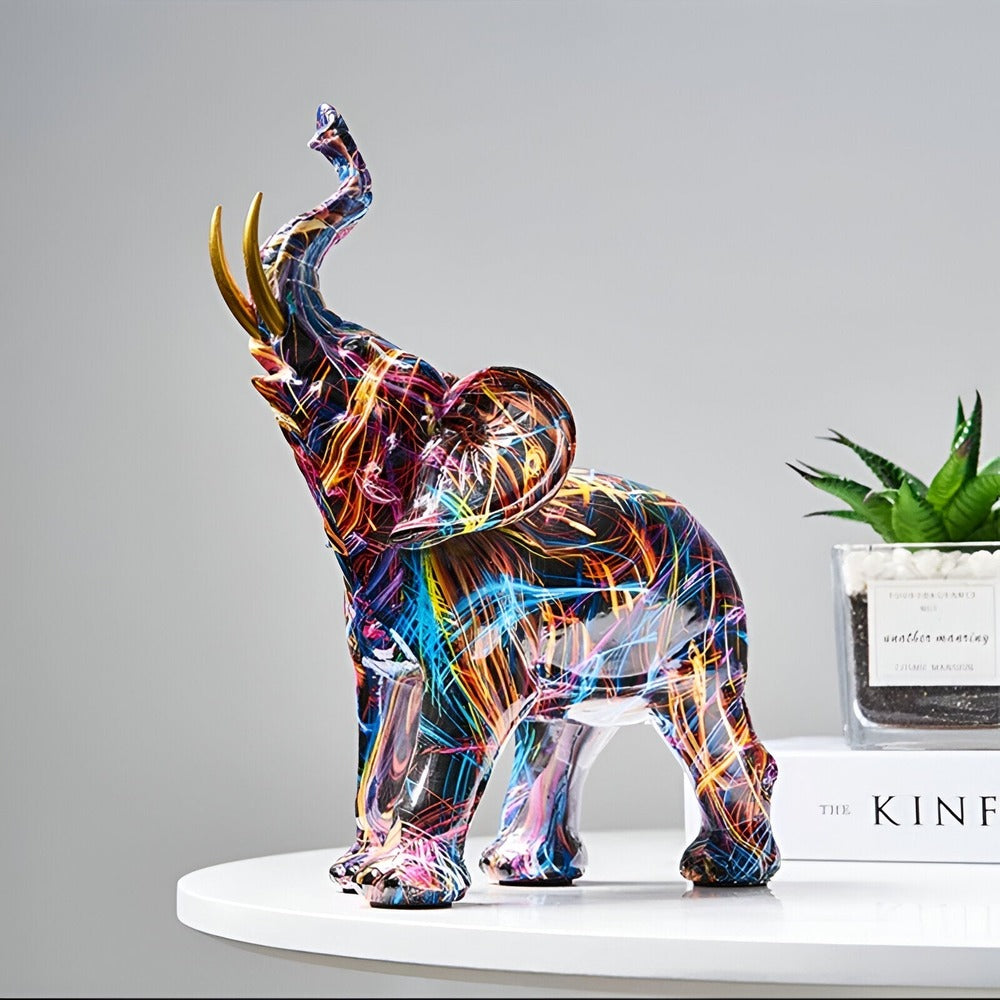 Élégante sculpture d'éléphant abstrait et coloré, pièce d'art moderne pour bureau ou maison. Symbole de chance.