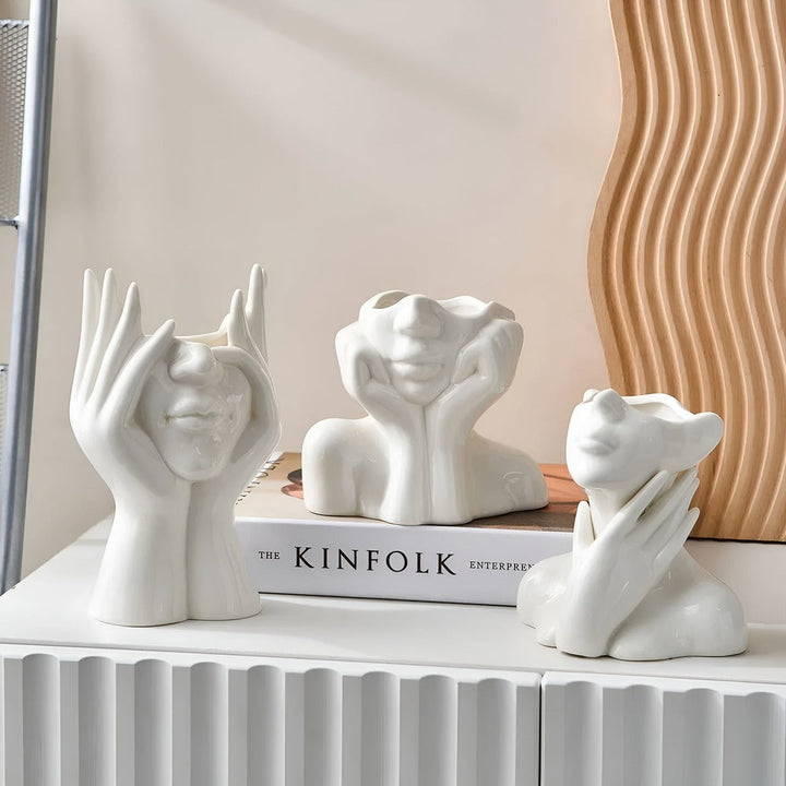 Vase à visage humain, design intérieur contemporain, ajoute une élégance artistique à votre salon.