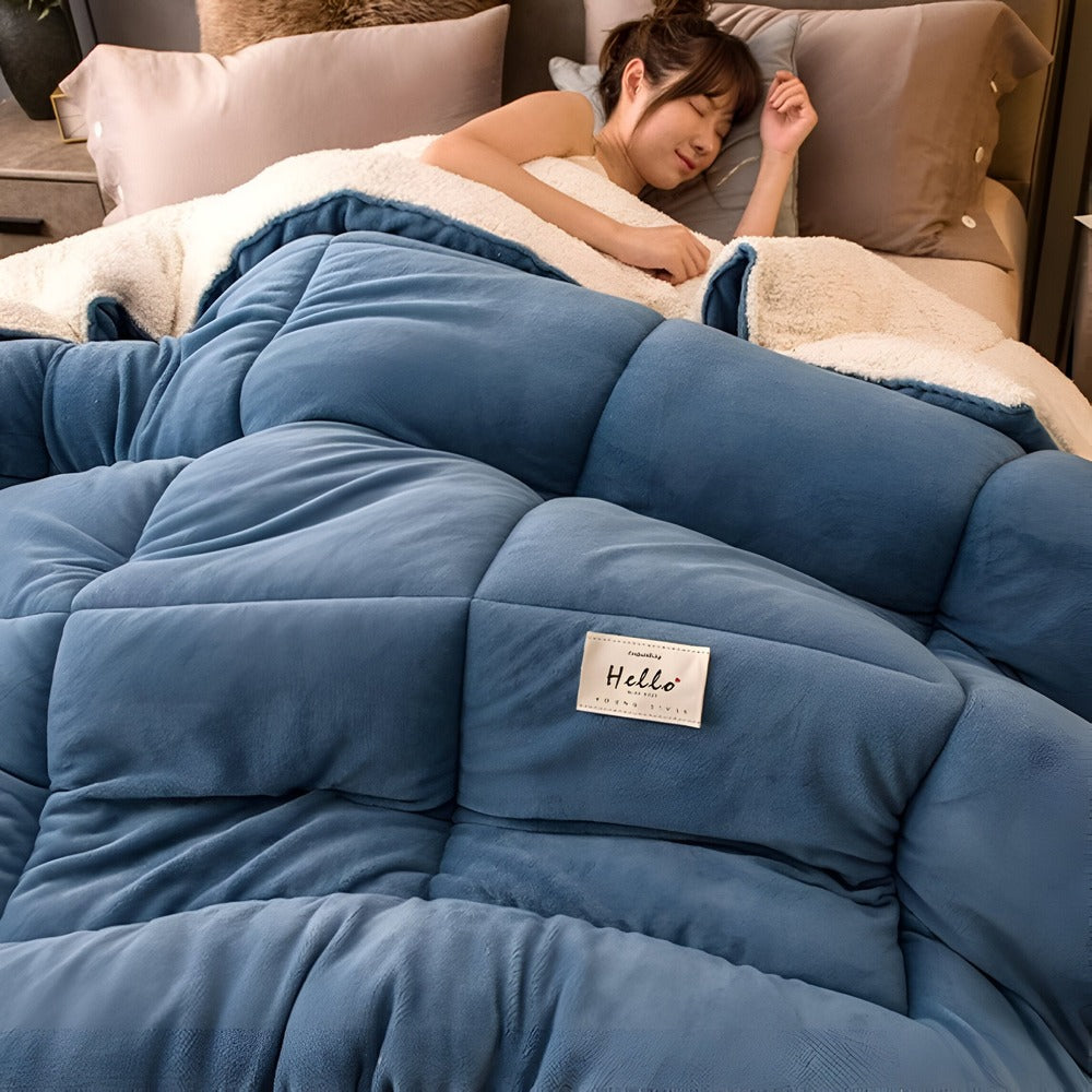 Couette douillette en polaire microfibre, couleur unie, pour literie de chambre et sommeil confortable.