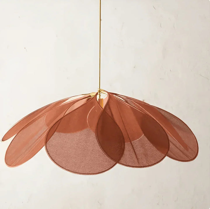 Suspension vintage florale, parfait luminaire d'intérieur pour une touche de décoration élégante et originale.
