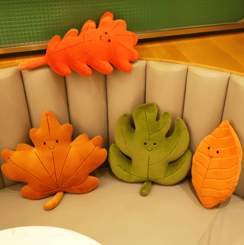 Élégant coussin velours forme feuille, vert naturel, plush et confortable pour votre intérieur.