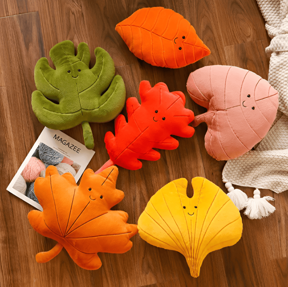 Coussin décoratif feuille en velours doux, ambiance naturelle pour salon ou chambre.
