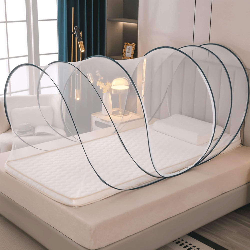 Moustiquaire blanche en maille fine pour lit, forme circulaire, protection efficace contre les moustiques.