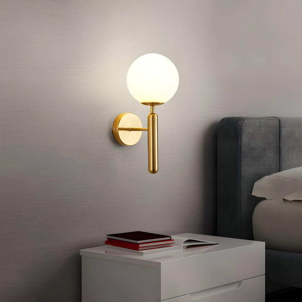 Lampe murale LED ronde ambiance, idéale pour créer une lumière chaude et relaxante dans une chambre.