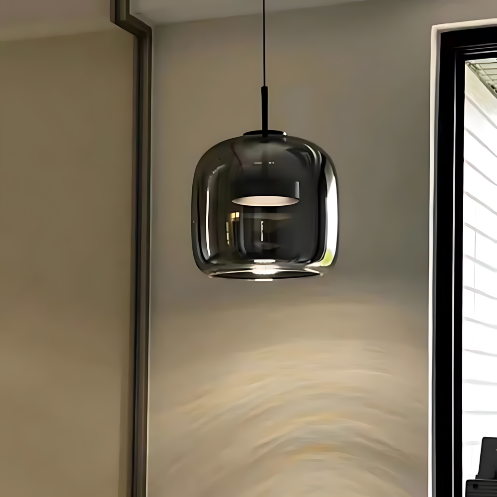 Lampe suspension moderne en verre, design élégant pour salon contemporain et salle à manger.
