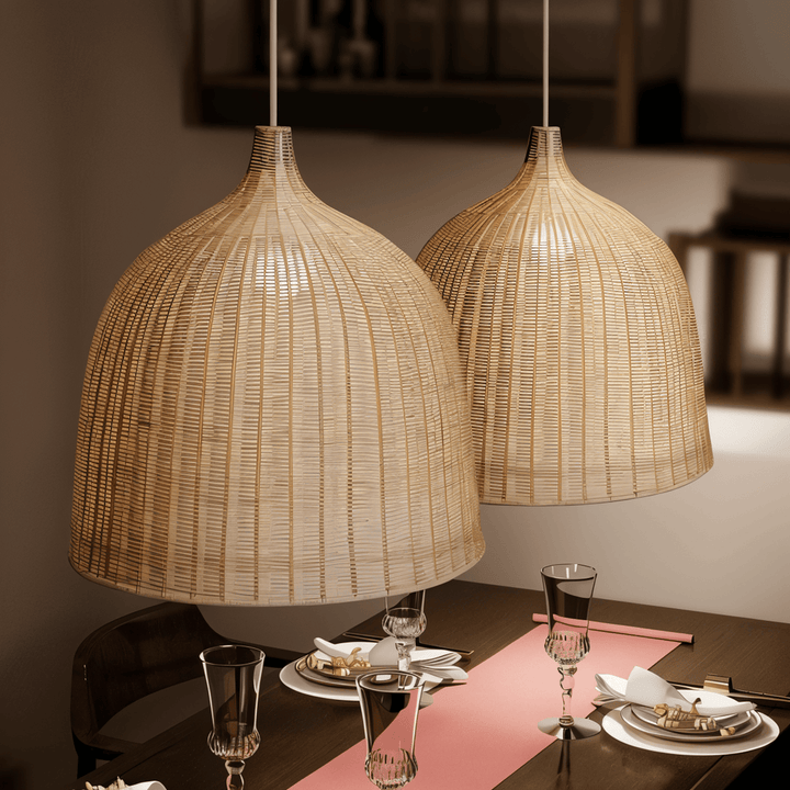 Plafonnier suspension tressé naturel. Idéal pour éclairer un salon moderne ou une chambre cosy avec style bohème.