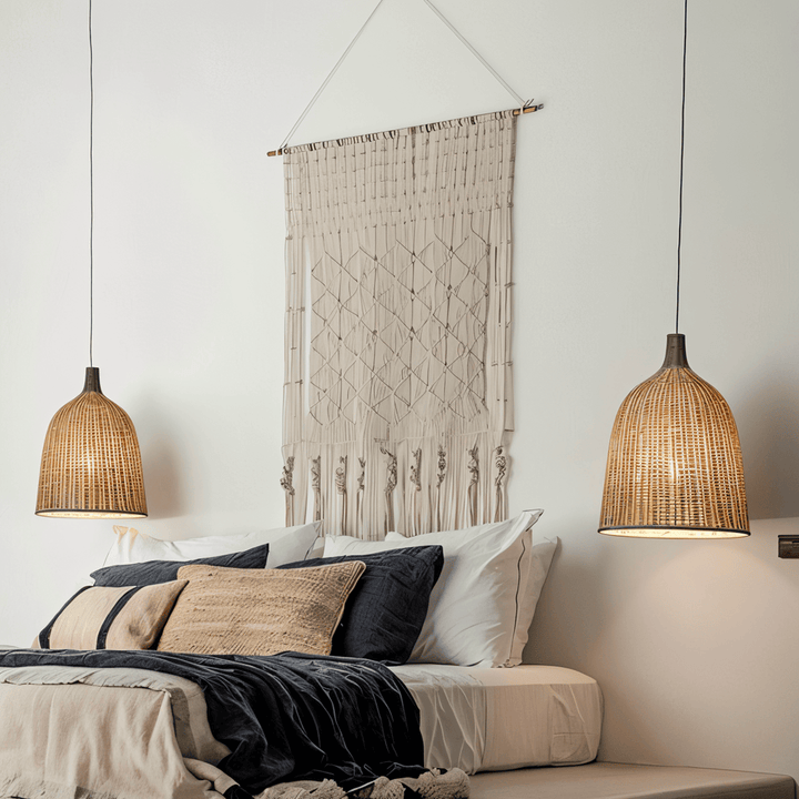 Suspension luminaire design bohème tressé. Crée une ambiance naturelle et chaleureuse pour votre intérieur.
