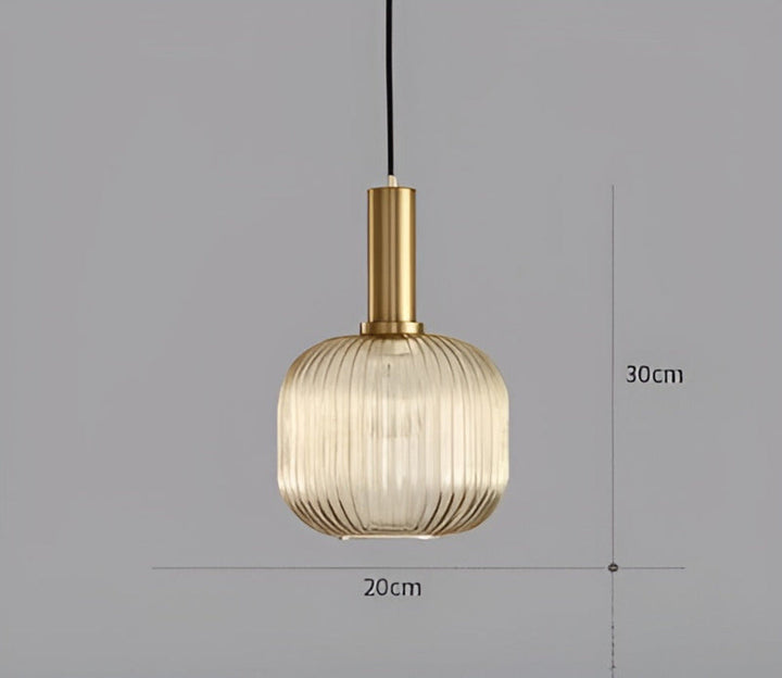 Verre strié et style vintage: suspension de plafond élégante pour toute pièce de la maison.