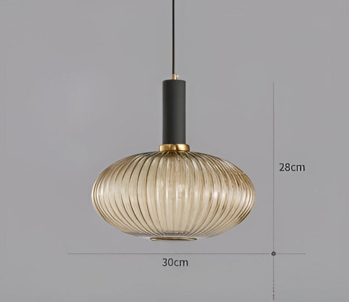 Plafonnier suspension vintage en verre strié, diffuse une lumière subtile et agréable.