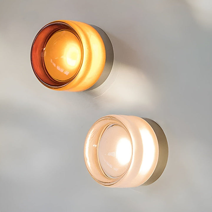 Applique murale LED nordique en verre, design scandinave élégant pour salon moderne.