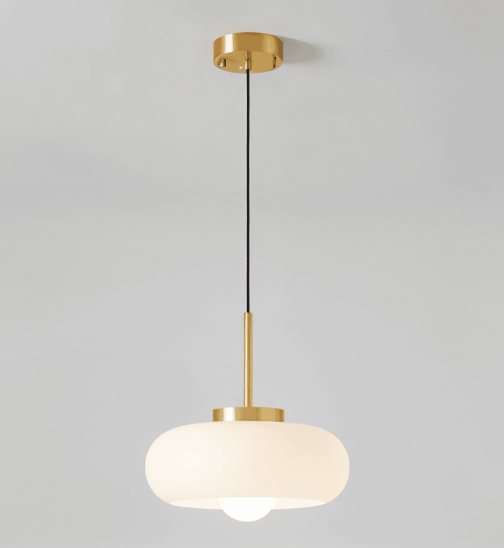 Décoration intérieure : lampe suspendue rétro Bauhaus, ambiance cosy garantie.