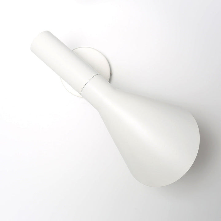 Luminaire mural LED moderne, fonctionnel et ajustable, pour tout intérieur contemporain.