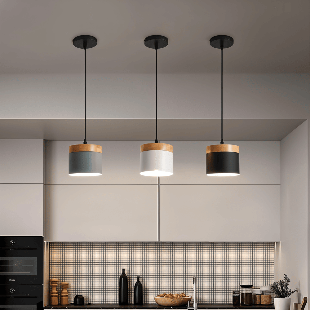 Suspension luminaire design à hauteur réglable, crée une ambiance douce et élégante.