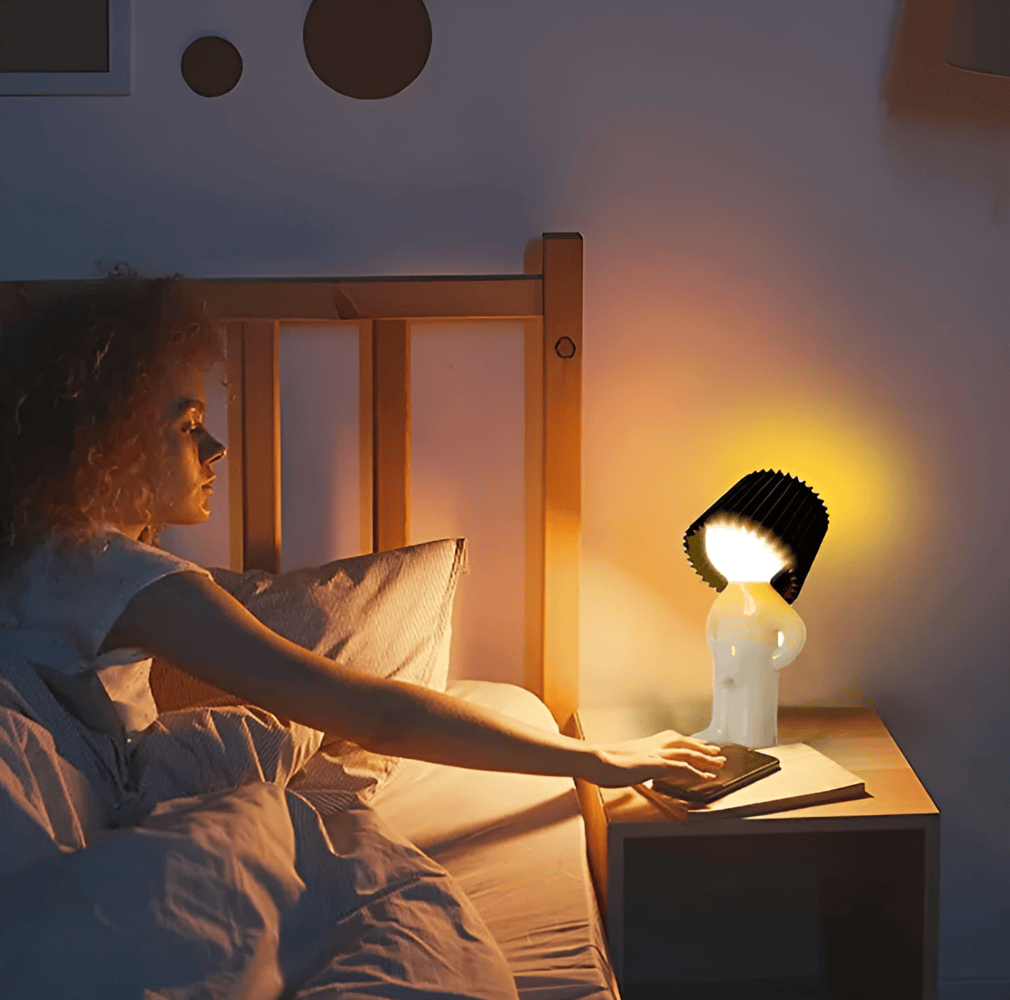Lampe de table LED design figuratif, éclairage décoratif et fonctionnel pour tout intérieur.