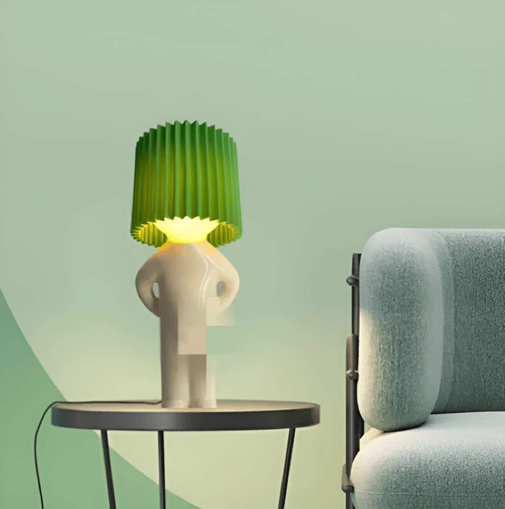 Éclairage créatif et chaleureux avec cette lampe de table LED au design figuratif unique.