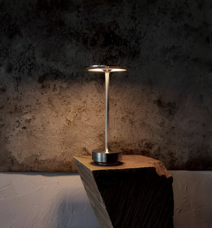 Lampe de table tactile Lumalight sans fil, LED, design moderne, éclairage portable pour chambre, salon ou terrasse.