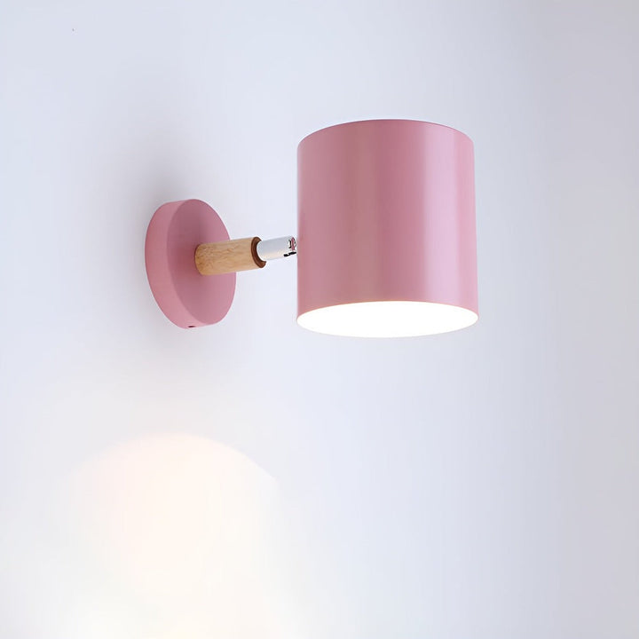 Lampe murale pastel style nordique, avec bras réglable, pour un éclairage optimal.