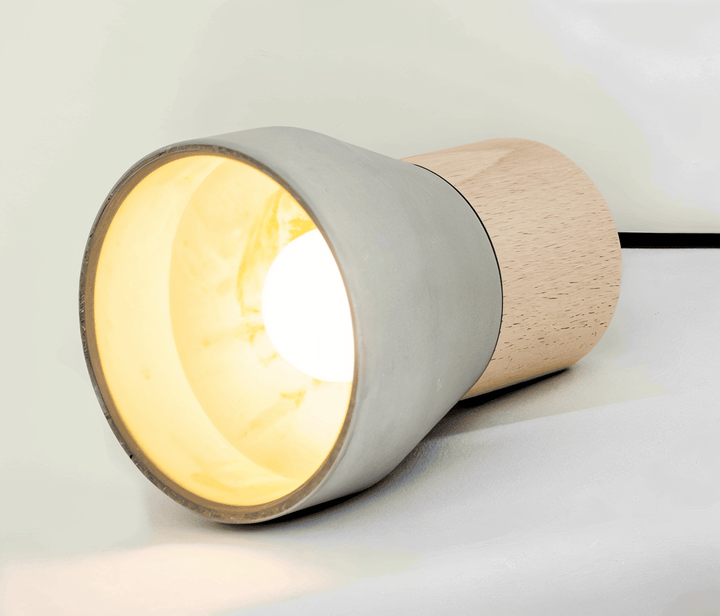 Plafonnier moderne, éclairage design pour un salon ou une entrée, style raffiné.