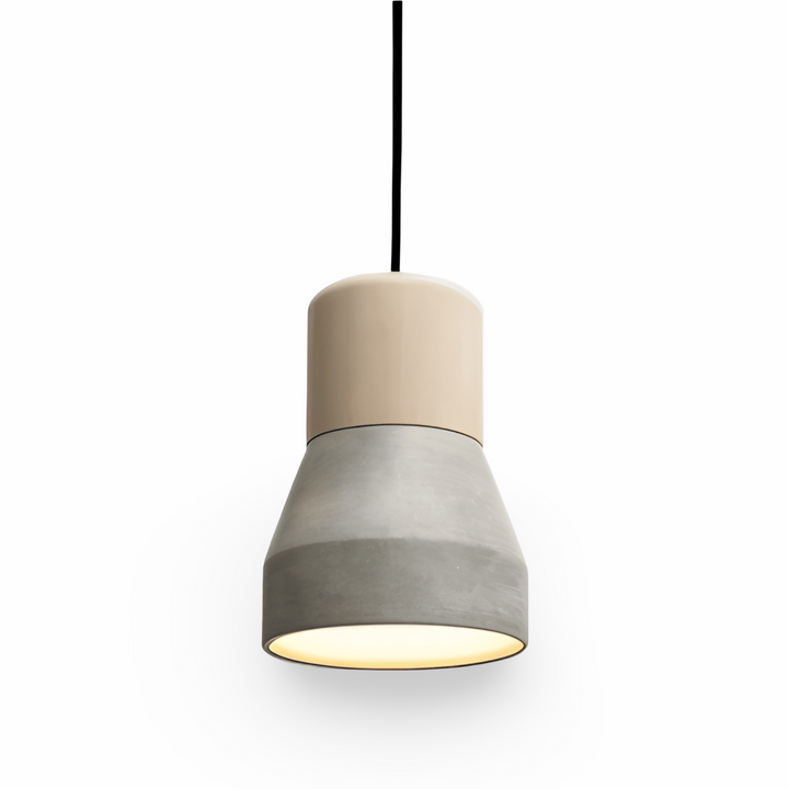 Plafonnier moderne et contemporain, éclairage design pour une atmosphère chaleureuse et stylée.