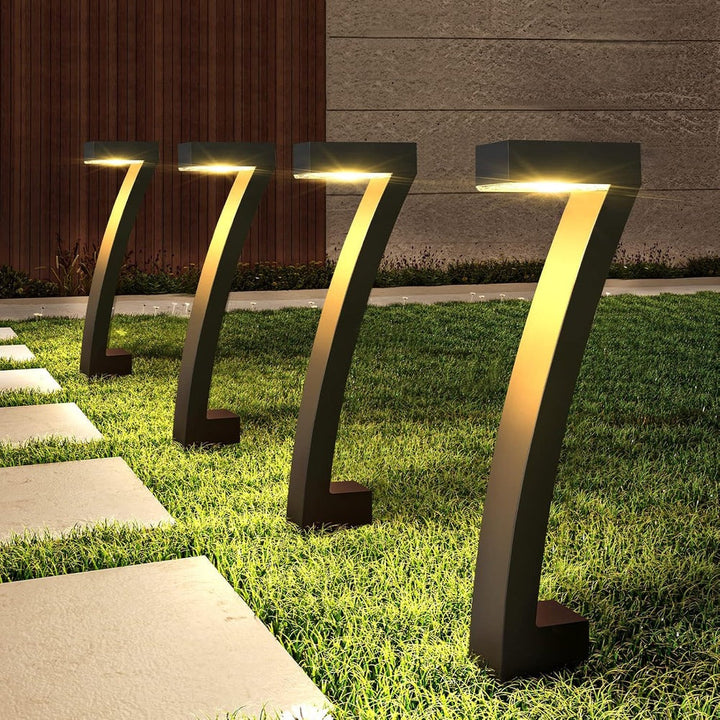Lampe solaire moderne pour jardin et allées, éclairage automatique, design élégant et étanche.