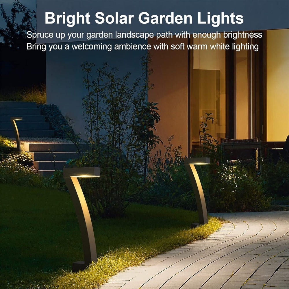 Lampe solaire moderne noire, design élégant pour une belle décoration de jardin et allées.
