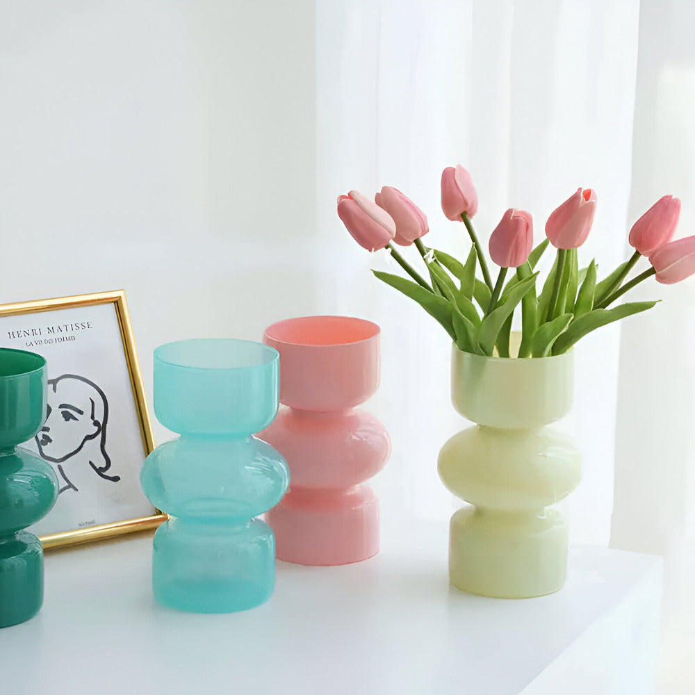 Vase coloré en verre pour fleurs, design nordique moderne, parfait pour votre maison.