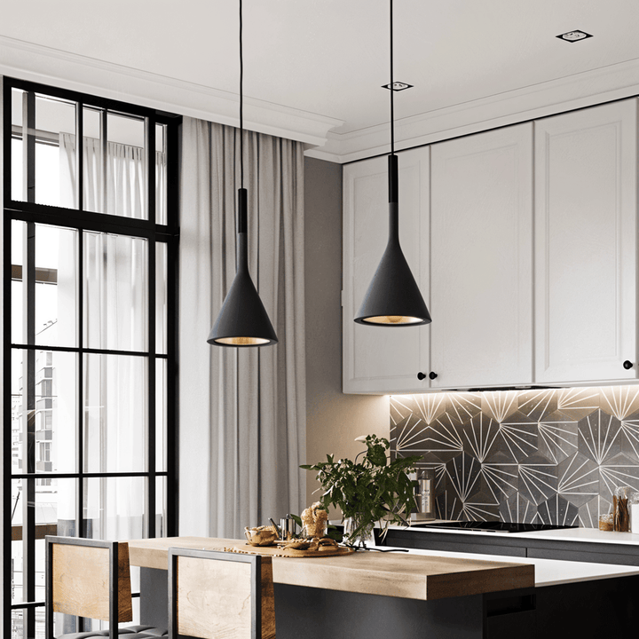 Luminaire suspendu conique moderne, éclairage de plafond design pour cuisine.