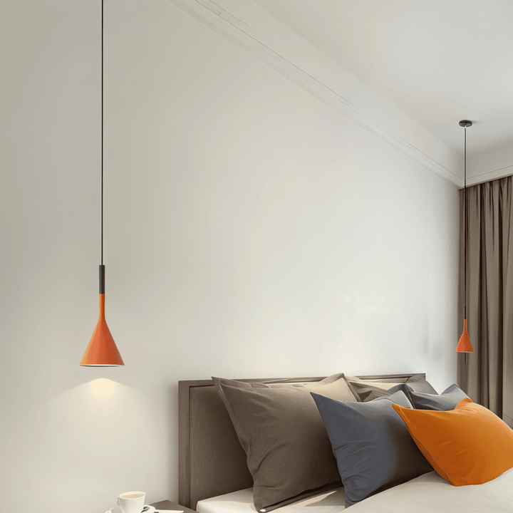Suspension luminaire nordique, conique et élégante pour une déco scandinave épurée.