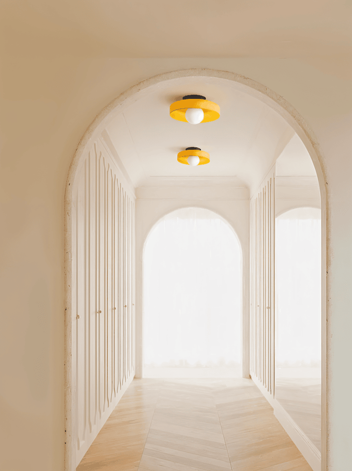 Plafonnier scandinave OrangeBeam, éclairage décoratif et fonctionnel pour l'intérieur.