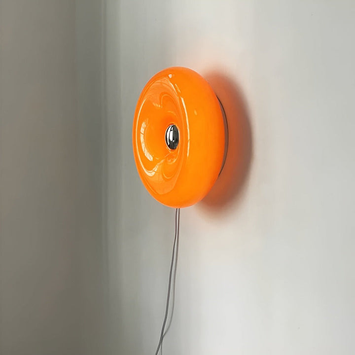 Lampe murale Donut en verre blanc, style scandinave, éclairage LED doux et ajustable.