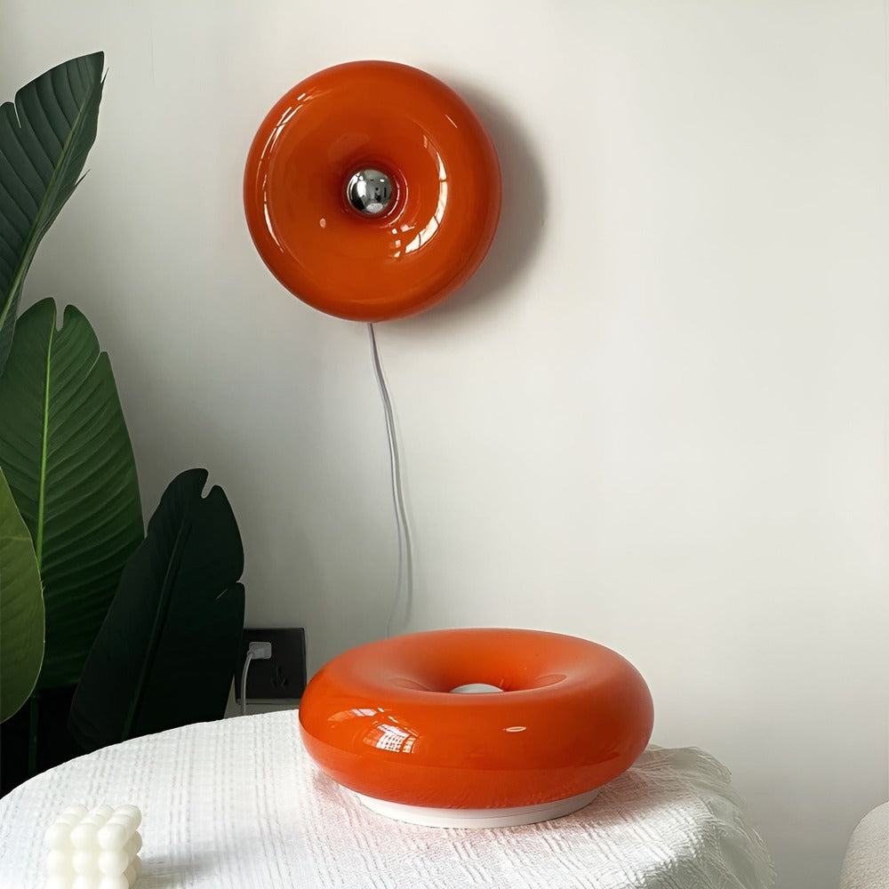 Luminaire Donut mural en verre blanc, design scandinave épuré, éclairage LED.