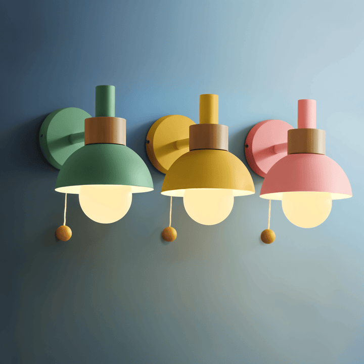 Applique murale pastel avec lumière douce, interrupteur à cordon, idéale pour chambre ou salon design nordique.