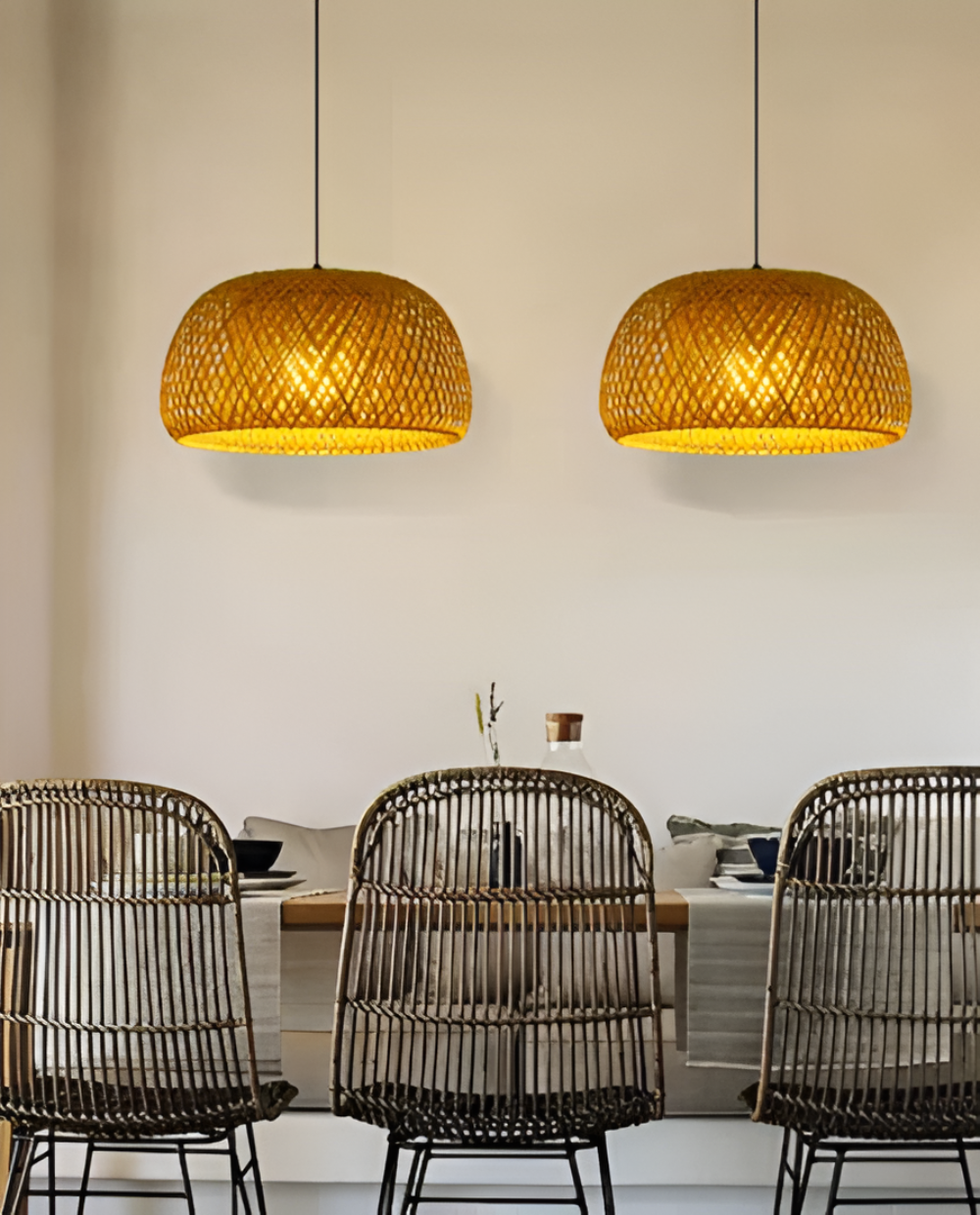 Luminaire suspension façonné faitmain, lumière d'ambiance décorative pour intérieur moderne.
