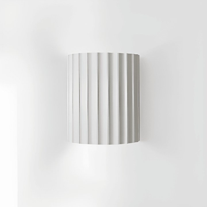 Applique murale LED, design minimaliste et chic, pour un éclairage d'ambiance moderne dans toute pièce.
