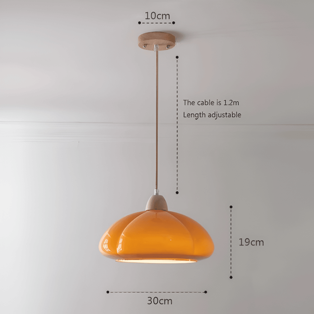 Détail de suspension luminaire rétro, design nordique chic pour intérieur moderne.