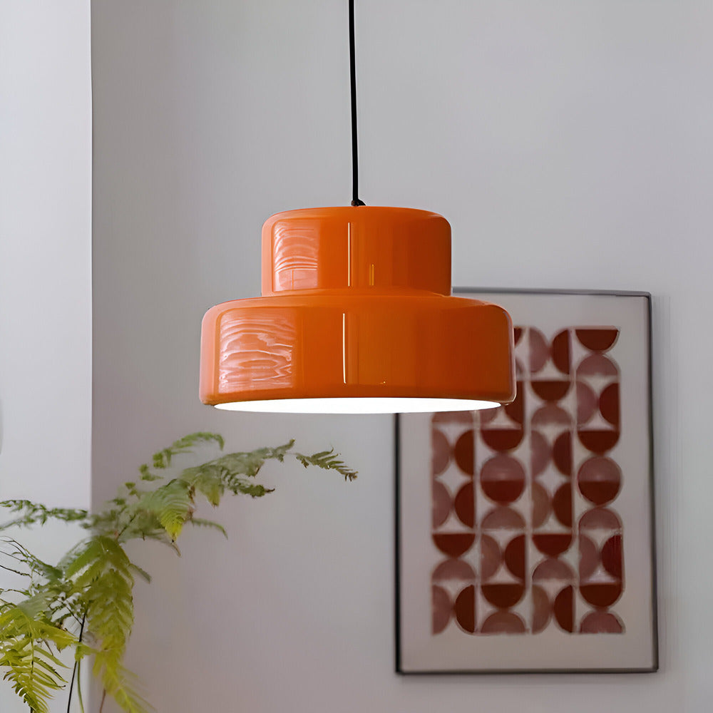 Suspension vintage orange en métal, éclairage LED doux. Décoration moderne pour bar ou salle à manger.