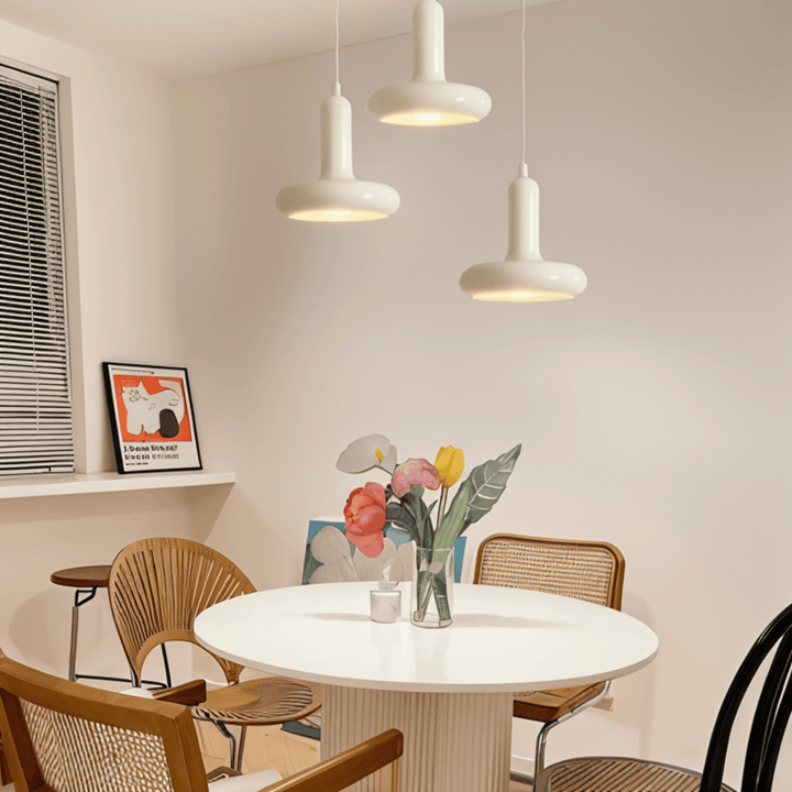 Lampe suspendue Bauhaus colorée, style macaron unique pour salon moderne.