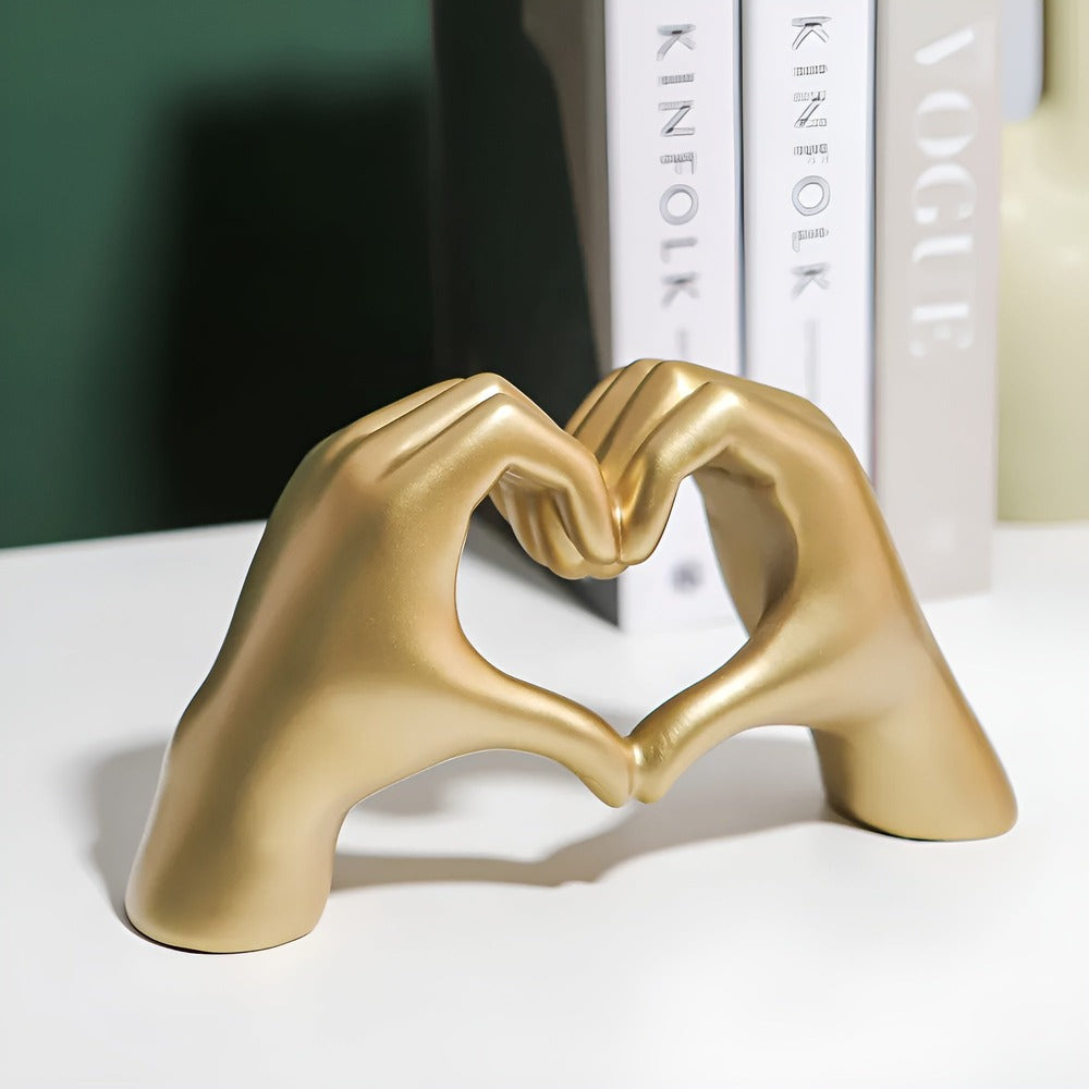 Décoration salon : sculpture mains unies, représente l'amour et l'harmonie. Design élégant.